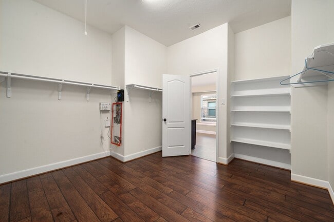 Building Photo - 8507 Sedona Run Dr