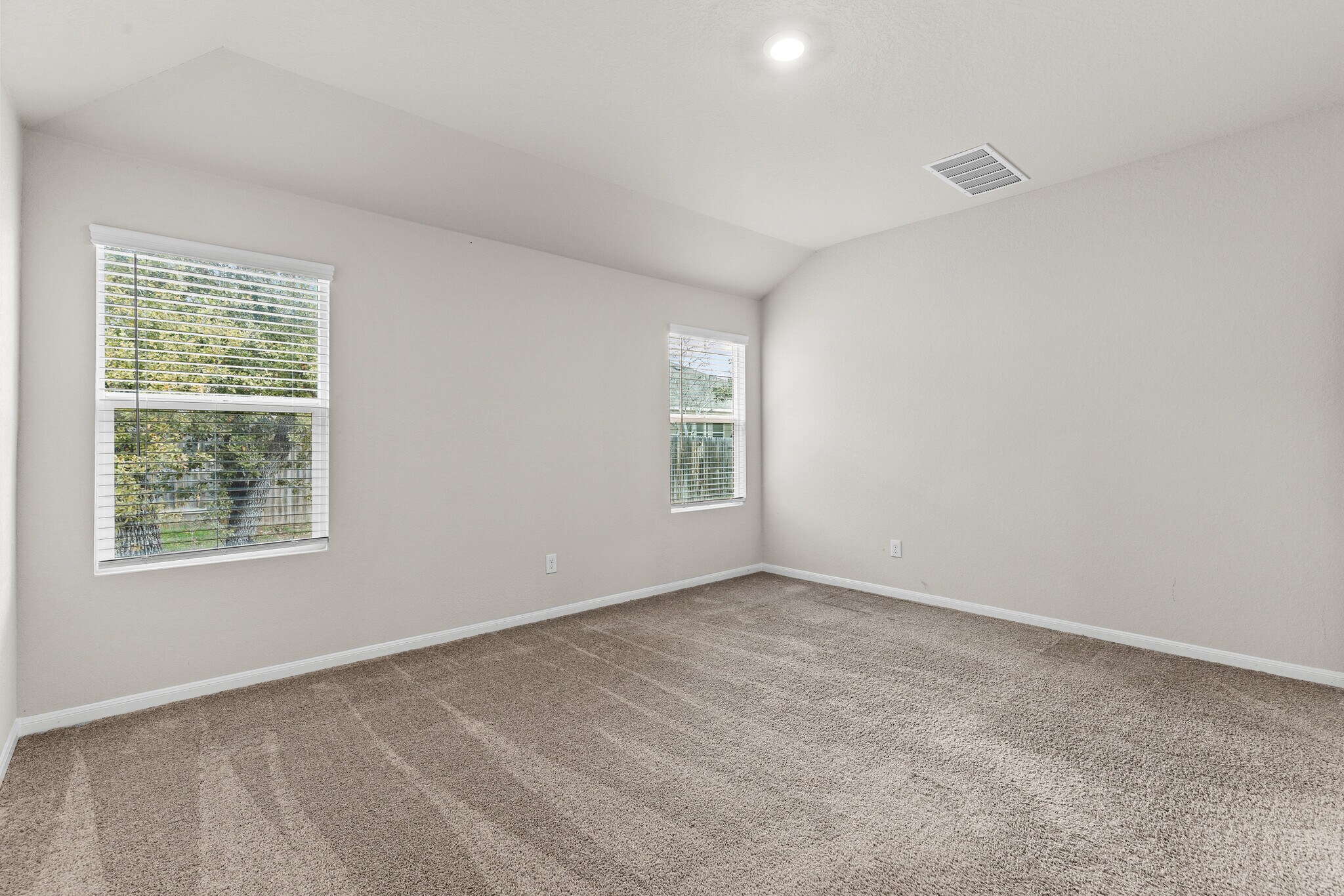 Building Photo - 15011 Maskette Ave