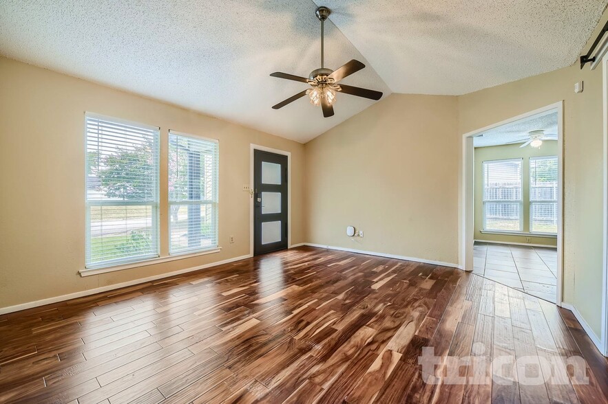 Building Photo - 3803 Tamarron Ln