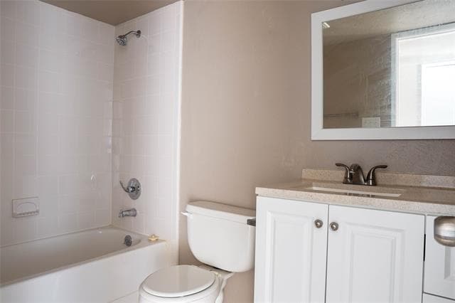 Building Photo - 728 Wandering Way Dr