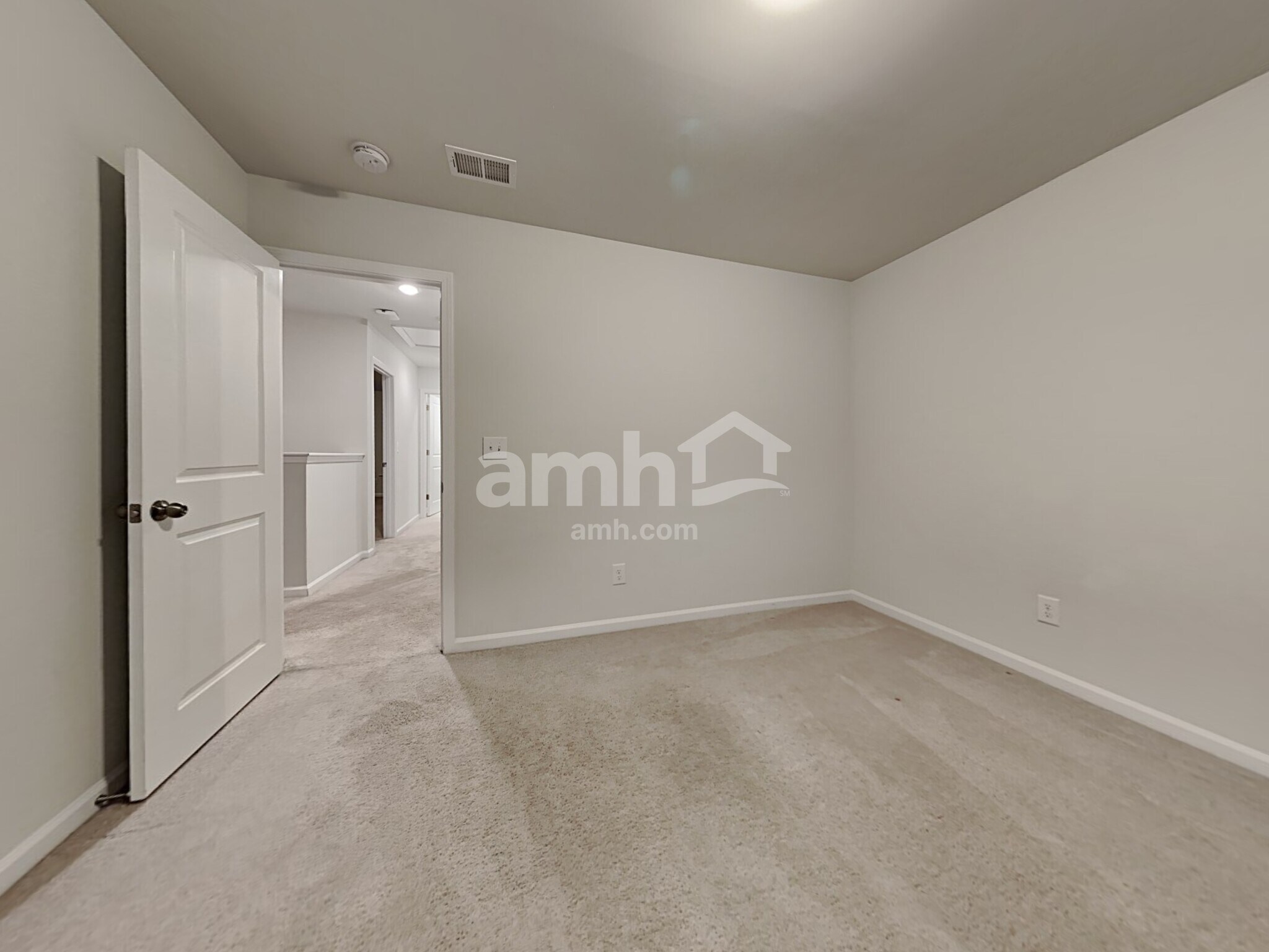 Building Photo - 514 Singing Bush Ave