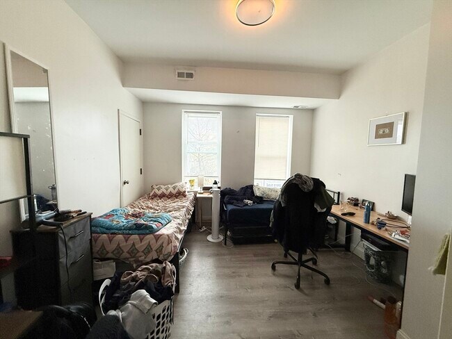 Building Photo - 301-305-305 Dudley St