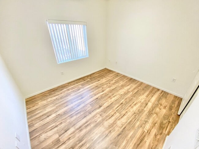 Building Photo - TOWNHOME LOCATED IN GATED BLACKHAWK COMMUN...