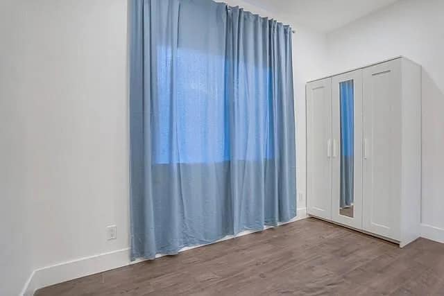 Building Photo - 356 W 15th St