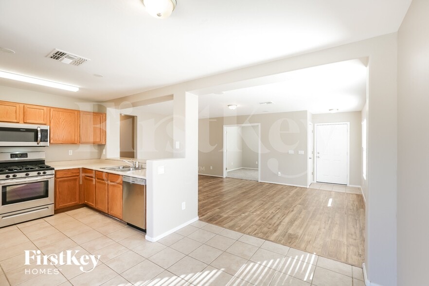 Building Photo - 13318 N 124th Ln