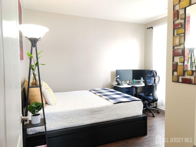 Building Photo - 2423 Edward Stec Blvd