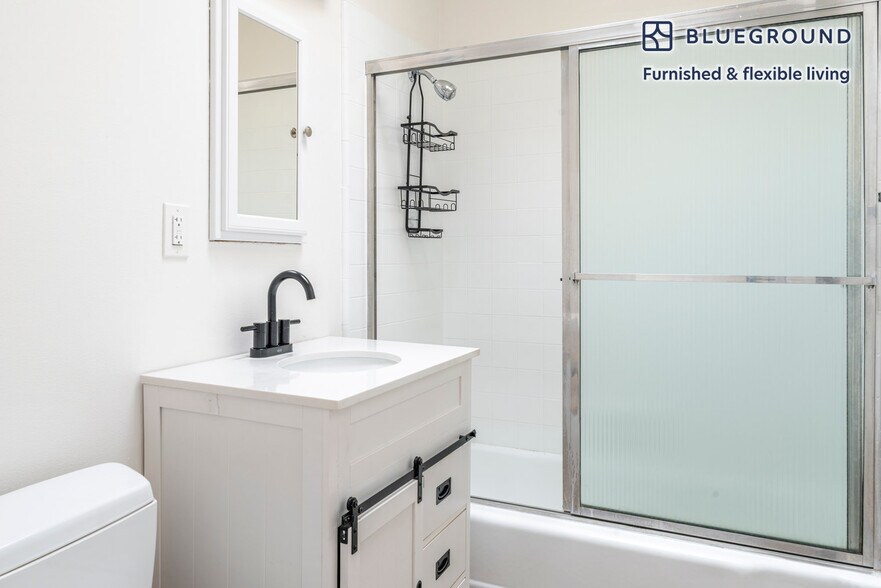 Building Photo - 801 Middlefield Rd