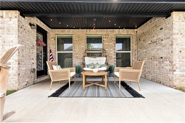 Building Photo - Stylish 3-Bedroom, 2-Bathroom Home for Rent!