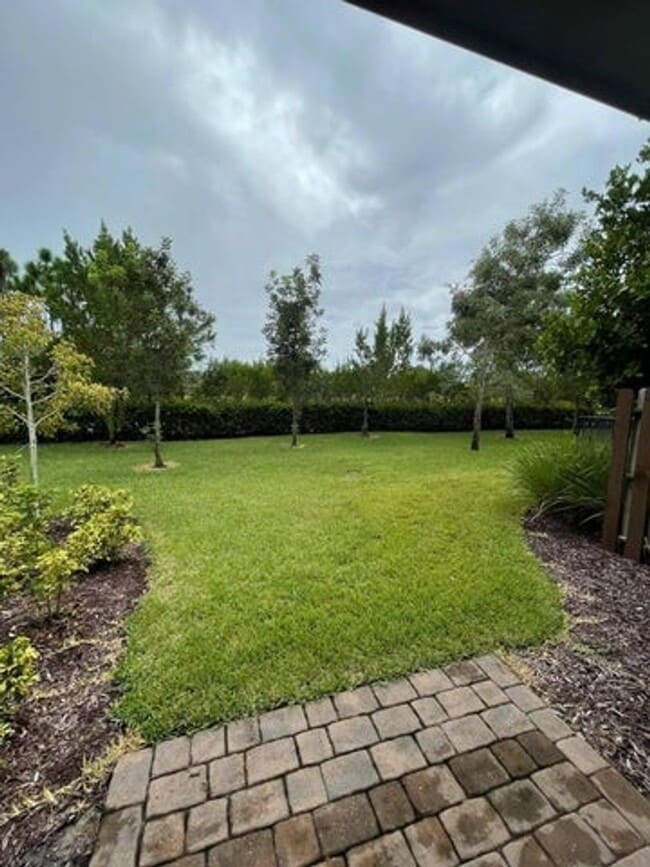 Building Photo - 12932 Anthorne Ln