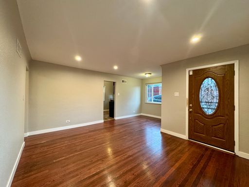 Building Photo - Updated 3 Bedroom 2 Bath Single Family Hom...