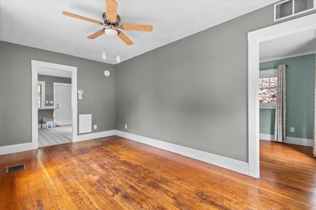 Building Photo - 1144 Canyon Ave