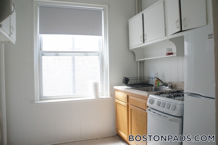 Building Photo - 1334 Commonwealth Ave