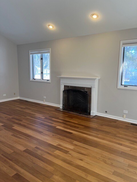 Building Photo - 537 E Center Ave