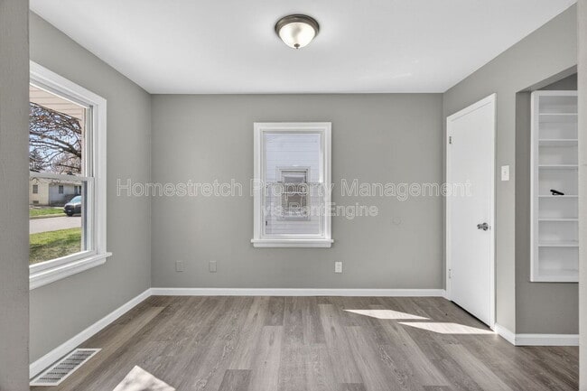 Building Photo - 9625 Theodosia Ave