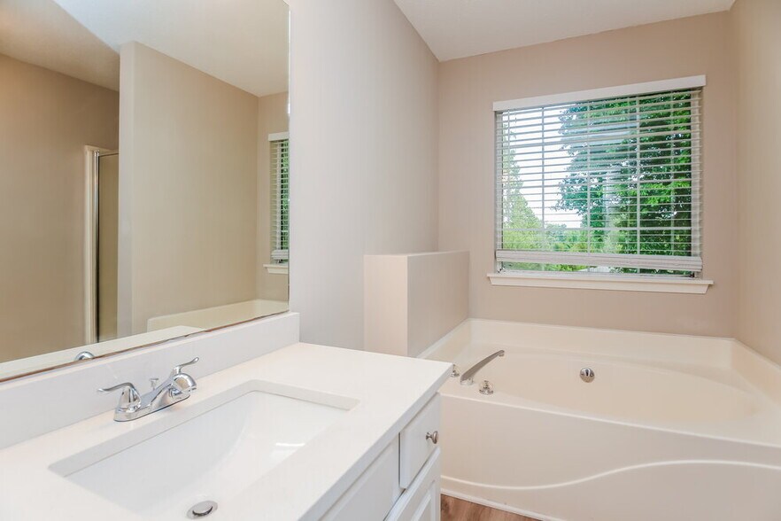 Building Photo - 1041 Crest Ridge Pl SW