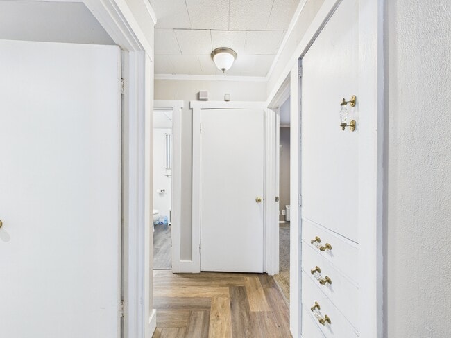 Building Photo - 820 Smythe St