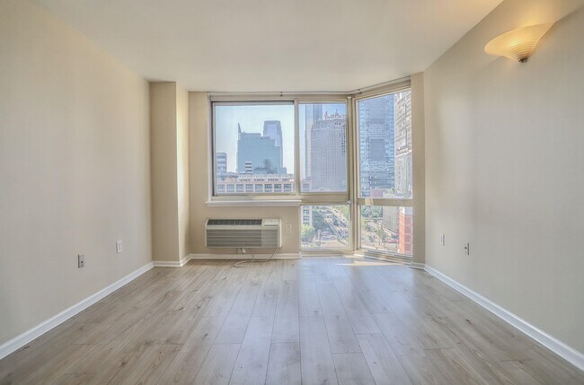 Building Photo - 20 2nd St