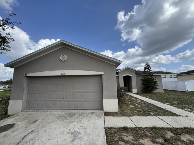 Primary Photo - 902 Fraser Dr