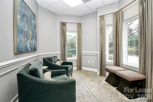 Building Photo - 401 N Church St