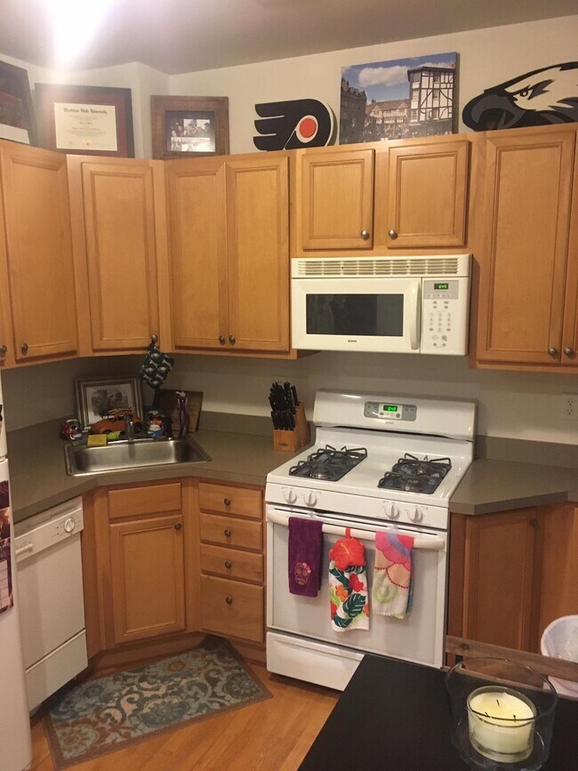 Building Photo - 254 6th St