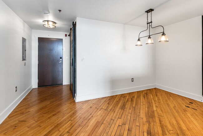 Building Photo - 2003 Brooklyn St