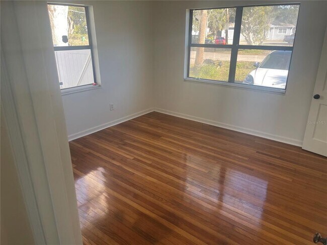 Building Photo - 6217 S Foster Ave