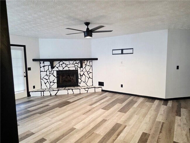 Building Photo - 1800 Keenland Pl