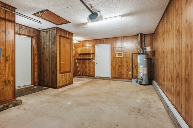 Building Photo - 206 Esmond Ct