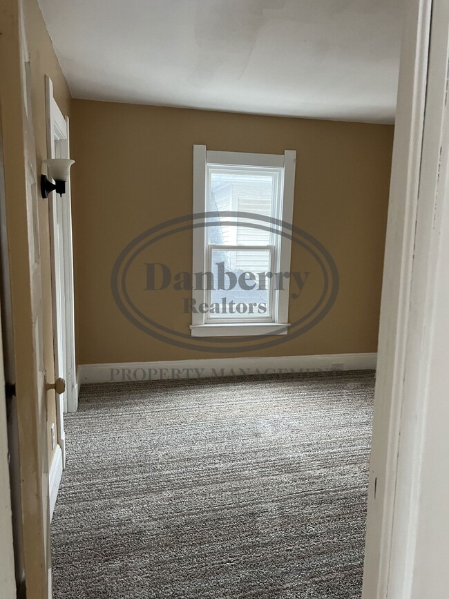 Building Photo - 2416 Lawton Ave