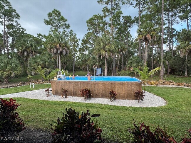 Building Photo - 1021 10th Ave NE