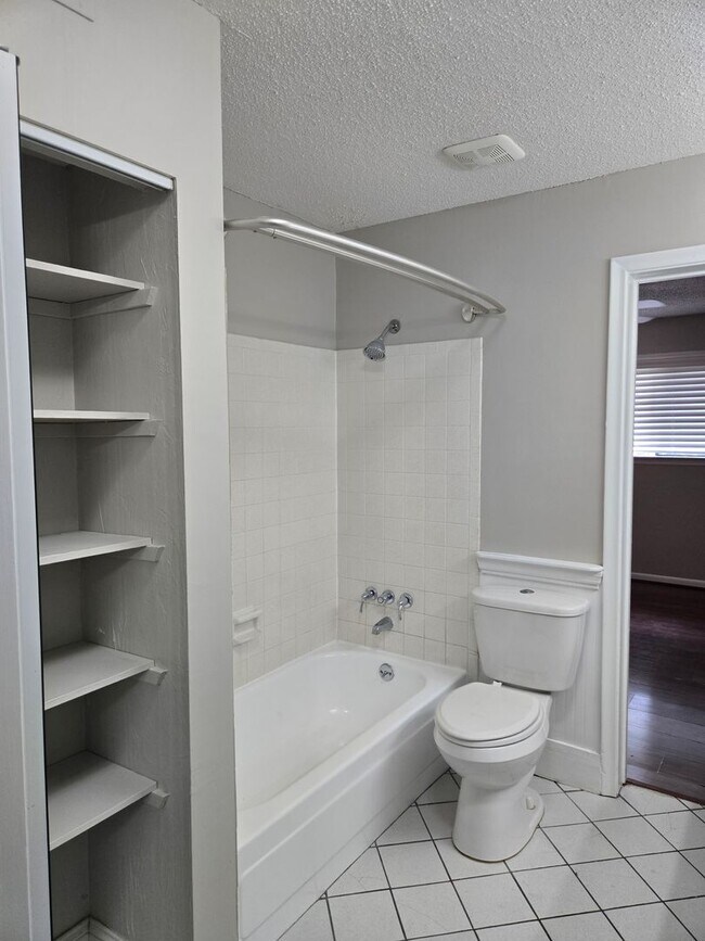 Building Photo - Charming 2-bedroom, 1.5-bath in the desirable Bellamy Forge
