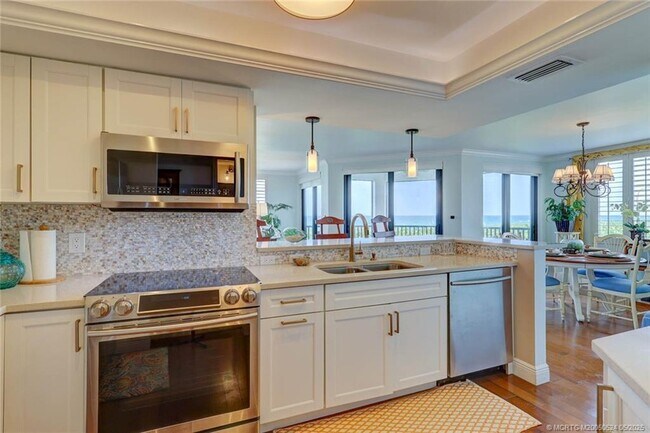 Building Photo - 2375 NE Ocean Blvd
