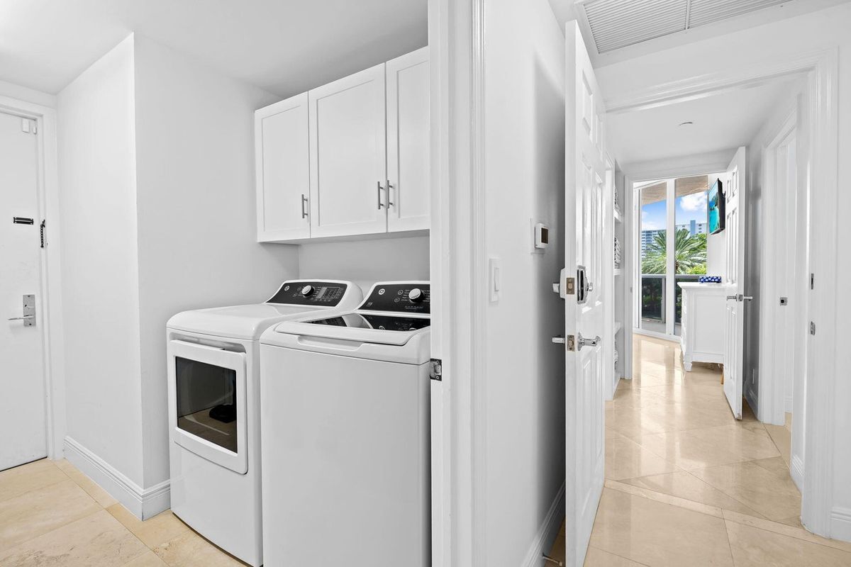 Building Photo - 3200 N Ocean Blvd