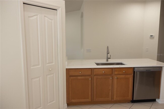 Building Photo - 8561 Acorn Ridge Ct