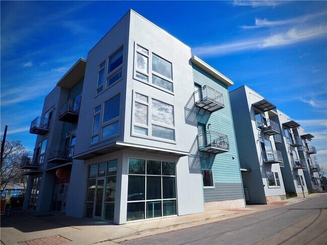 Building Photo - 2931 E 12th St