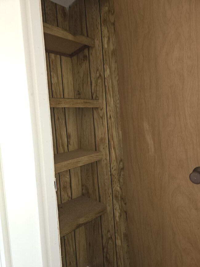 Building Photo - 8582 Rye Patch Rd