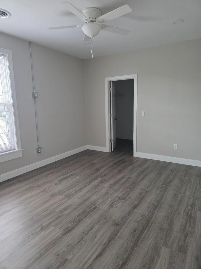 Building Photo - 101 N Locust St