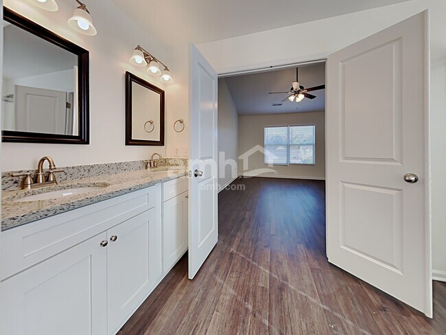 Building Photo - 136 Marinella Dr