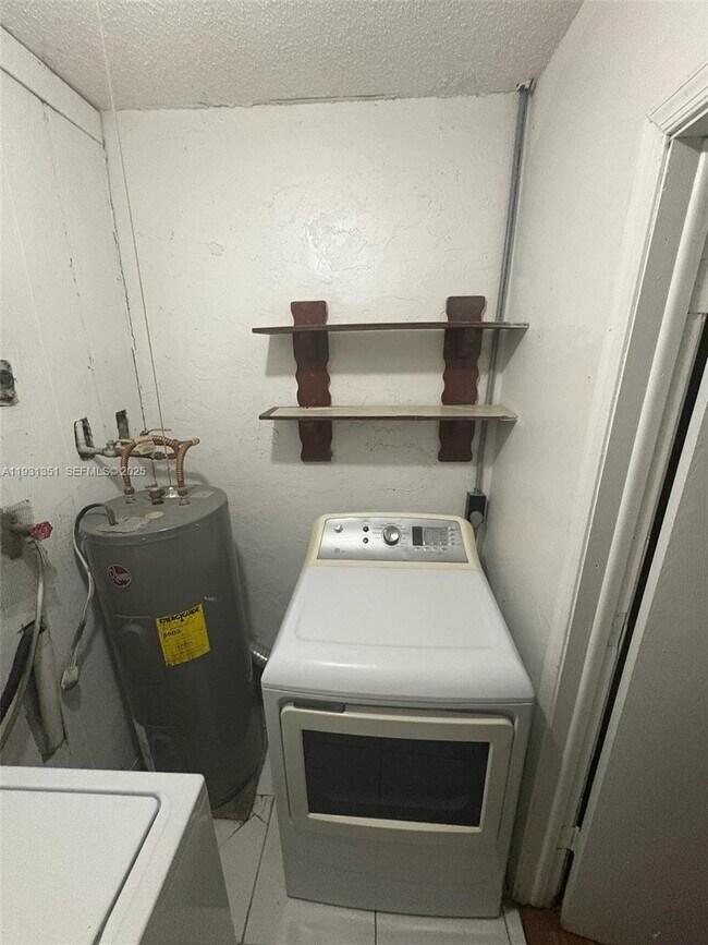 Building Photo - 333 SW 80th Terrace