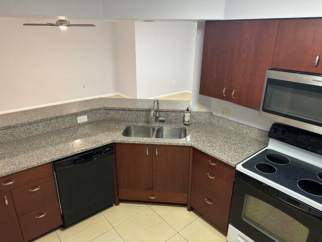 Building Photo - 800 Scotia Dr