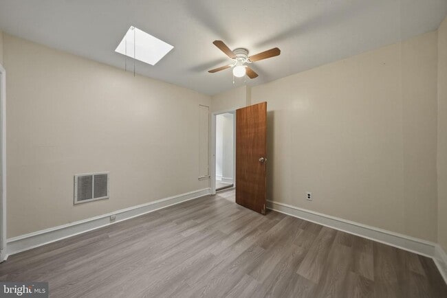 Building Photo - 430 Cross St