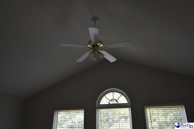 Building Photo - 2125 Sanderling Dr