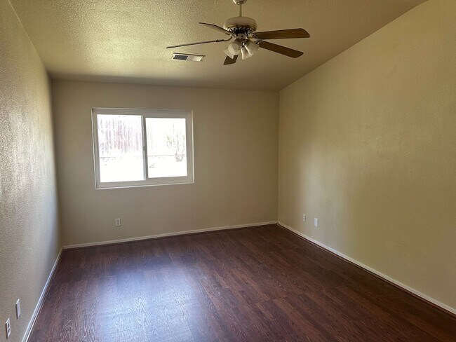 Building Photo - 920 Alder Ave
