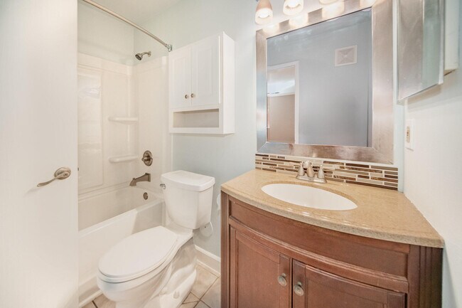 Building Photo - 275 Briarcrest Dr