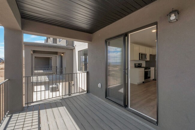 Building Photo - BRAND NEW LUXURY ROW END TOWNHOUSE W 2 CAR GARAGE