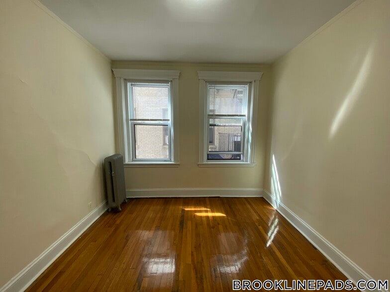 Building Photo - 360 Riverway