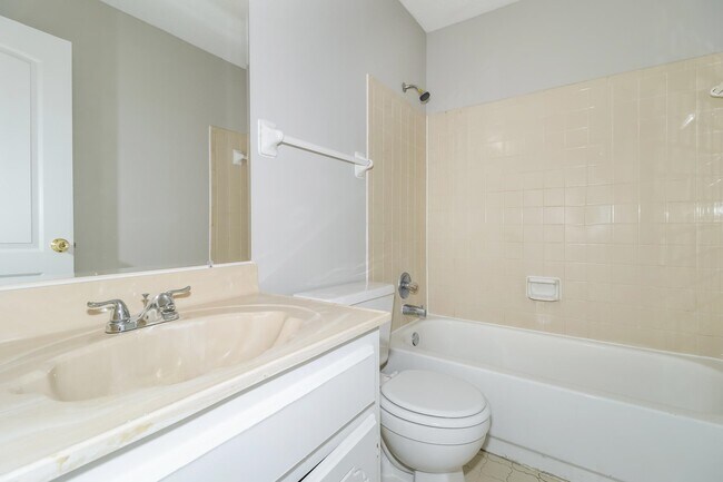 Building Photo - 4022 Castile St