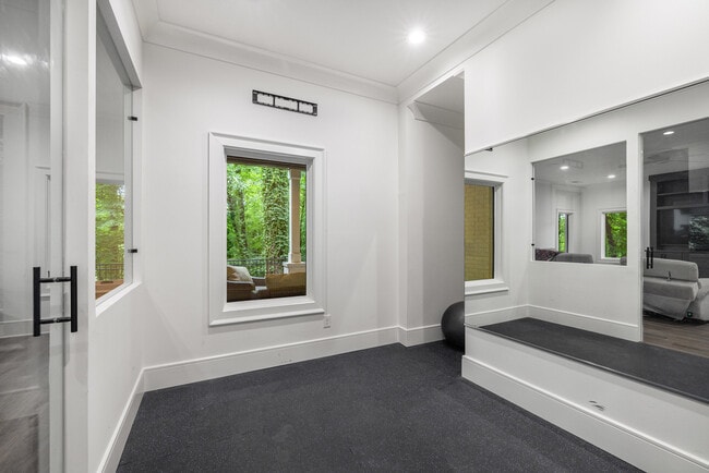 Building Photo - 306 Pinecrest Rd NE