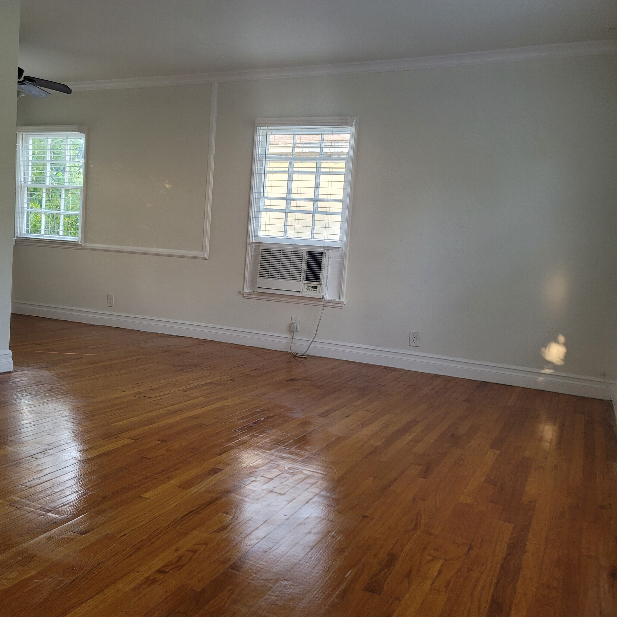 Building Photo - 5025 Cahuenga Blvd