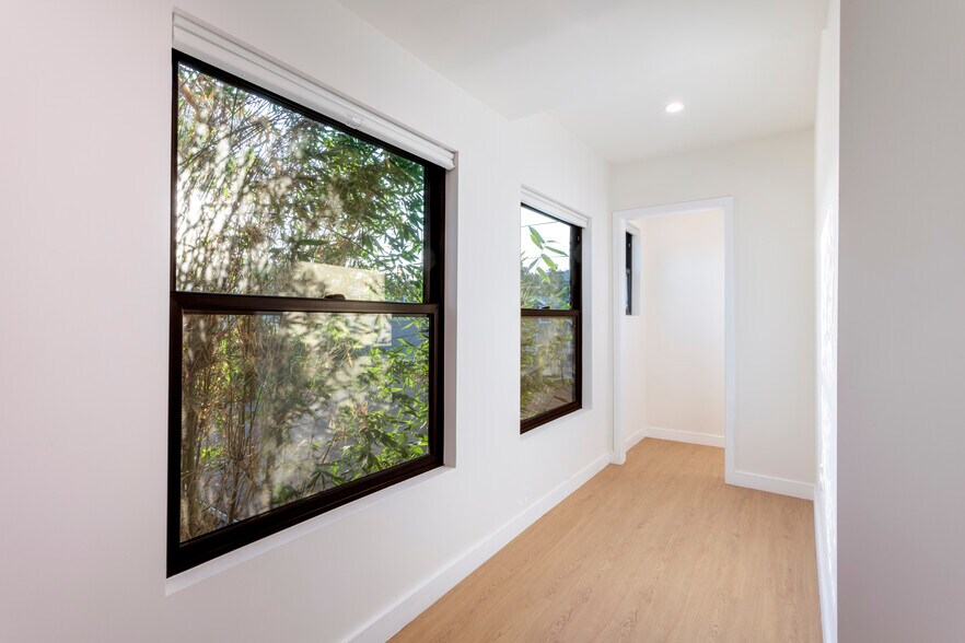Building Photo - 4541 Melbourne Ave